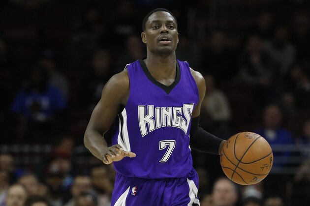 Sacramento Kings' Darren Collison in action during an NBA basketball game against the Philadelphia 76ers, Wednesday, Feb. 10, 2016, in Philadelphia. (AP Photo/Matt Slocum)