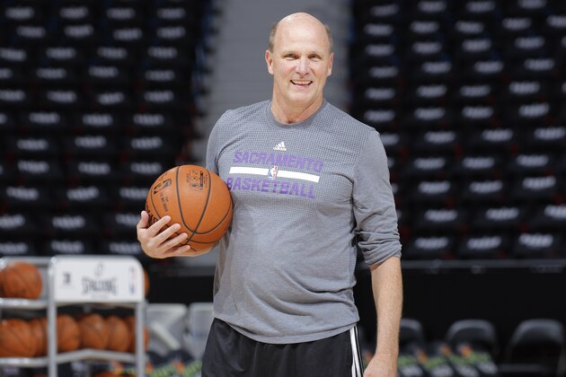 SACRAMENTO, CA - OCTOBER 28: Assistant coach Vance Walberg of the Sacramento Kings works with players prior to the game against the Los Angeles Clippers on October 28, 2015 at Sleep Train Arena in Sacramento, California. NOTE TO USER: User expressly acknowledges and agrees that, by downloading and or using this photograph, User is consenting to the terms and conditions of the Getty Images Agreement. Mandatory Copyright Notice: Copyright 2015 NBAE (Photo by Rocky Widner/NBAE via Getty Images)