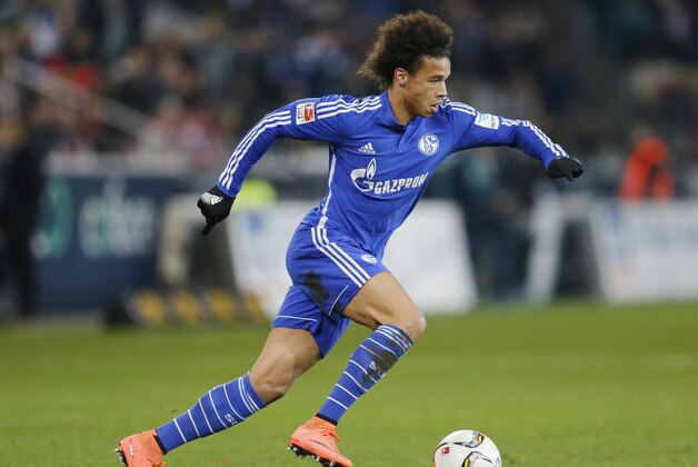 Schalke's Leroy Sane during a German Bundesliga soccer match between FSV Mainz 05 and FC Schalke 04 in Mainz, Germany, Friday, Feb. 12, 2016. (AP Photo/Michael Probst)