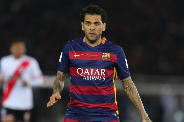 YOKOHAMA, JAPAN - DECEMBER 20:  Dani Alves of FC Barcelona during the FIFA Club World Cup Final Match between FC Barcelona and River Plate at International Stadium Yokohama on December 20, 2015 in Yokohama, Japan.  (Photo by Matthew Ashton - AMA/Getty Images)