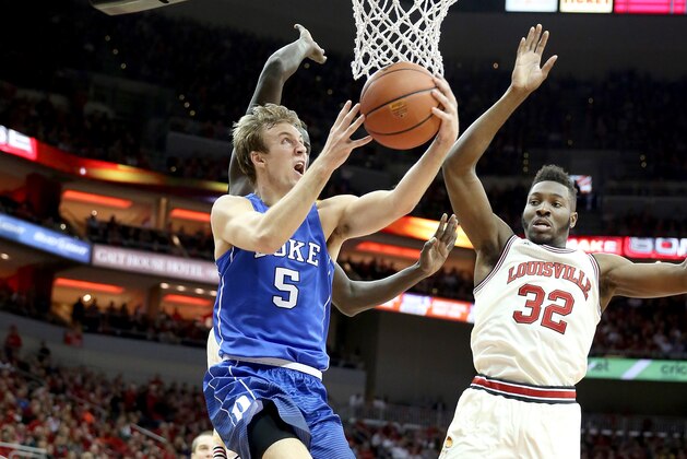 LOUISVILLE, KY - FEBRUARY 20:  Luke Kennard #5 of the Duke Blue Devils shoots the ball during the game against the Louisville Cardinals at KFC YUM! Center on February 20, 2016 in Louisville, Kentucky.  (Photo by Andy Lyons/Getty Images)