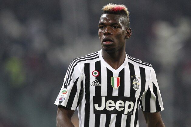 TURIN, ITALY - FEBRUARY 13:  Paul Pogba of Juventus FC looks on during the Serie A match between and Juventus FC and SSC Napoli at Juventus Arena on February 13, 2016 in Turin, Italy.  (Photo by Marco Luzzani/Getty Images)