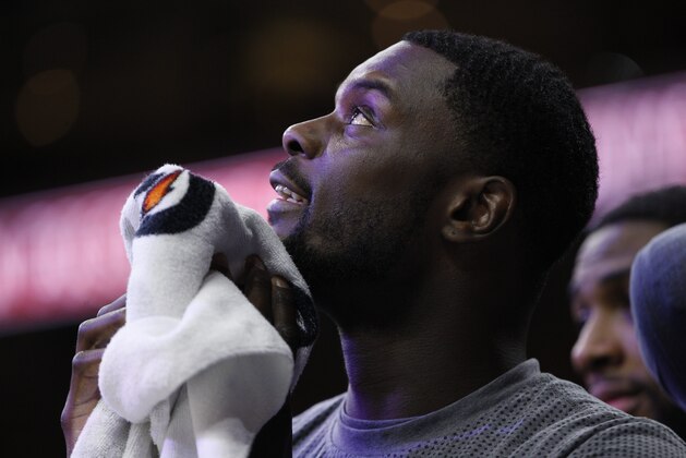 Los Angeles Clippers' Lance Stephenson (1) looks on during overtime of an NBA basketball game against the Philadelphia 76ers, Monday, Feb. 8, 2016, in Philadelphia. The Clippers won 98-92 in overtime. (AP Photo/Chris Szagola)
