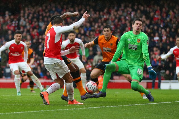 LONDON, ENGLAND - FEBRUARY 20 :  Goalkeeper Eldin Jakupovic of Hull City makes a save during the Emirates FA Cup match between Arsenal and Hull City at the Emirates Stadium on February 20, 2016 in London, England.  (Photo by Catherine Ivill - AMA/Getty Images)