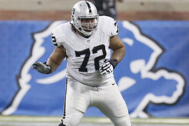 Oakland Raiders tackle Donald Penn (72) during the first half of an NFL football game against the Detroit Lions, Sunday, Nov. 22, 2015, in Detroit. (AP Photo/Duane Burleson)