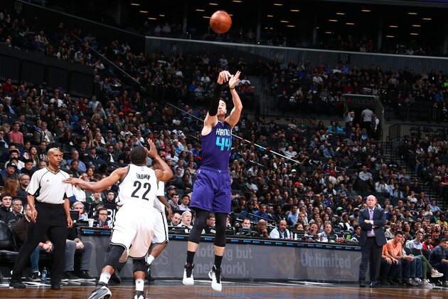 BROOKLYN, NY - FEBRUARY 21:  Frank Kaminsky III #44 of the Charlotte Hornets shoots the ball against the Brooklyn Nets on February 21, 2016 at Barclays Center in Brooklyn, New York. NOTE TO USER: User expressly acknowledges and agrees that, by downloading and or using this Photograph, user is consenting to the terms and conditions of the Getty Images License Agreement. Mandatory Copyright Notice: Copyright 2016 NBAE (Photo by Nathaniel S. Butler/NBAE via Getty Images)
