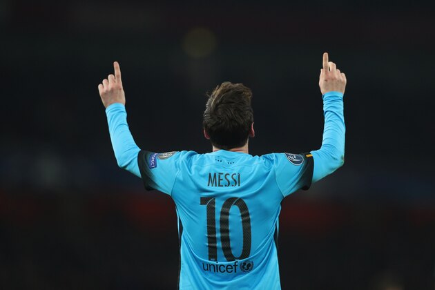 LONDON, ENGLAND - FEBRUARY 23: Lionel Messi of Barcelona celebrates scoring jis second goal  during the UEFA Champions League round of 16 first leg match between Arsenal and Barcelona on February 23, 2016 in London, United Kingdom.  (Photo by Paul Gilham/Getty Images)