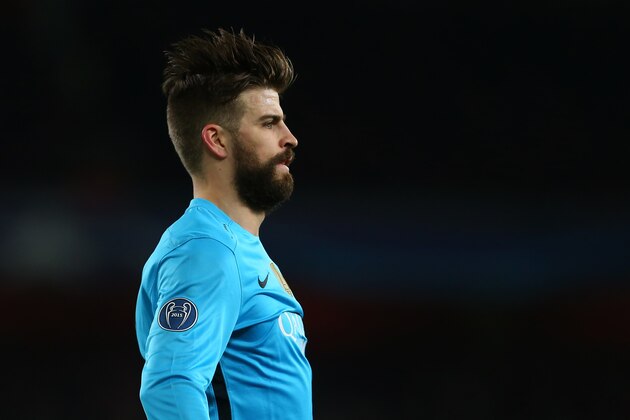 LONDON, ENGLAND - FEBRUARY 23 :  Gerard Pique of FC Barcelona during the UEFA Champions League match between Arsenal and Barcelona at the Emirates Stadium on February 23, 2016 in London, United Kingdom.  (Photo by Catherine Ivill - AMA/Getty Images)