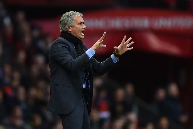 MANCHESTER, ENGLAND - OCTOBER 26:  Chelsea Manager Jose Mourinho gestures  during the Barclays Premier League match between Manchester United and Chelsea at Old Trafford on October 26, 2014 in Manchester, England.  (Photo by Laurence Griffiths/Getty Images)
