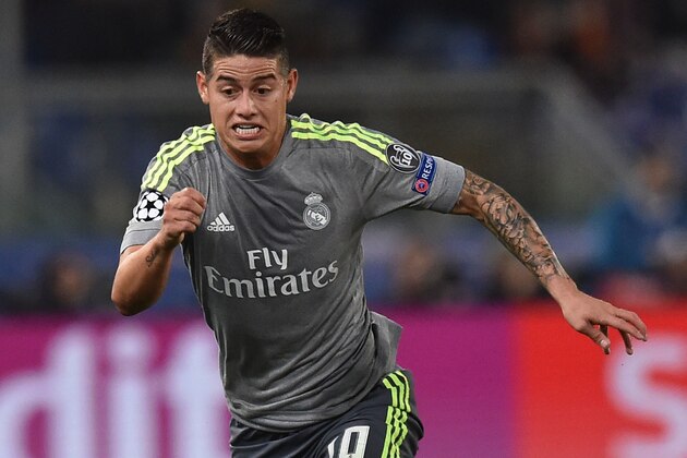 ROME, ITALY - FEBRUARY 17:  James Rodriguez of Real Madrid CF in action during the UEFA Champions League Round of 16 First Leg match between AS Roma and Real Madrid CF at Stadio Olimpico on February 17, 2016 in Rome, Italy.  (Photo by Giuseppe Bellini/Getty Images)