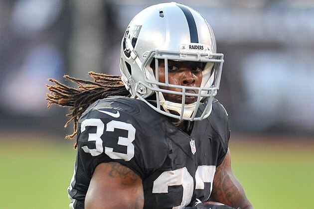 Oakland Raiders running back (33) Trent Richardson in action after catching a pass during a preseason football game against the Arizona Cardinals played at O.co Coliseum in Oakland, Calif. on Sunday, Aug. 30, 2015. (AP Photo/John Cordes)