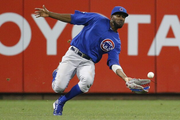 Chicago Cubs center fielder Dexter Fowler catches out Cincinnati Reds' Adam Duvall in the sixth inning of a baseball game, Tuesday, Sept. 29, 2015, in Cincinnati. The Cubs won 4-1. (AP Photo/John Minchillo) Chicago Cubs center fielder Dexter Fowler catches out Cincinnati Reds' Adam Duvall in the sixth inning of a baseball game, Tuesday, Sept. 29, 2015, in Cincinnati. The Cubs won 4-1. (AP Photo/John Minchillo)
