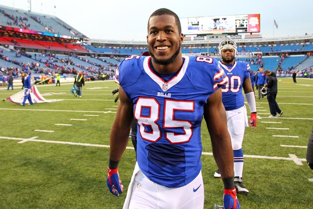 Buffalo Bills tight end Charles Clay (85) leaves the field after an NFL football game against the Houston Texans, Sunday, Dec. 6, 2015, in Orchard Park, N.Y. The Bills won 30-21. (AP Photo/Bill Wippert)