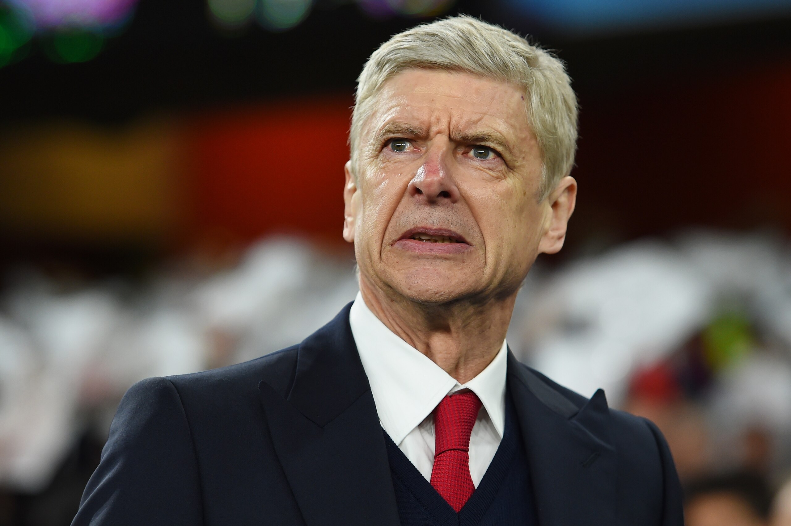 LONDON, ENGLAND - FEBRUARY 23:  Arsene Wenger the manager of Arsenal looks on during the UEFA Champions League round of 16, first leg match between Arsenal FC and FC Barcelona at the Emirates Stadium on February 23, 2016 in London, United Kingdom.  (Photo by Shaun Botterill/Getty Images)