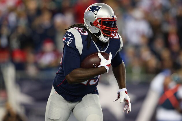 FOXBORO, MA - DECEMBER 06:  LeGarrette Blount #29 of the New England Patriots carries the ball during the first half against the Philadelphia Eagles at Gillette Stadium on December 6, 2015 in Foxboro, Massachusetts.  (Photo by Jim Rogash/Getty Images)