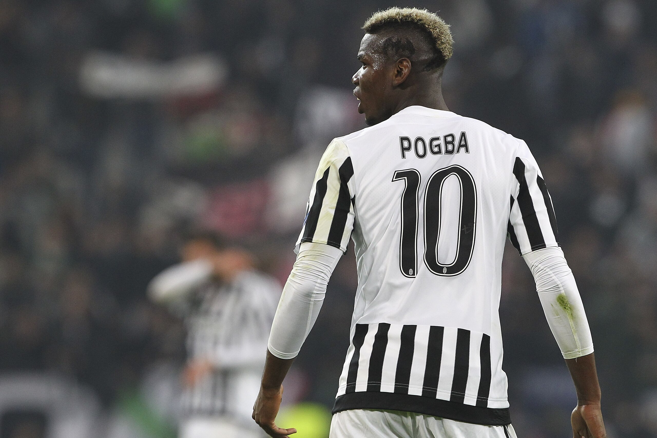 TURIN, ITALY - FEBRUARY 23:  Paul Pogba of Juventus FC looks on during the UEFA Champions League Round of 16 first leg match between Juventus and FC Bayern Muenchen at Juventus Arena on February 23, 2016 in Turin, Italy.  (Photo by Marco Luzzani/Getty Images)
