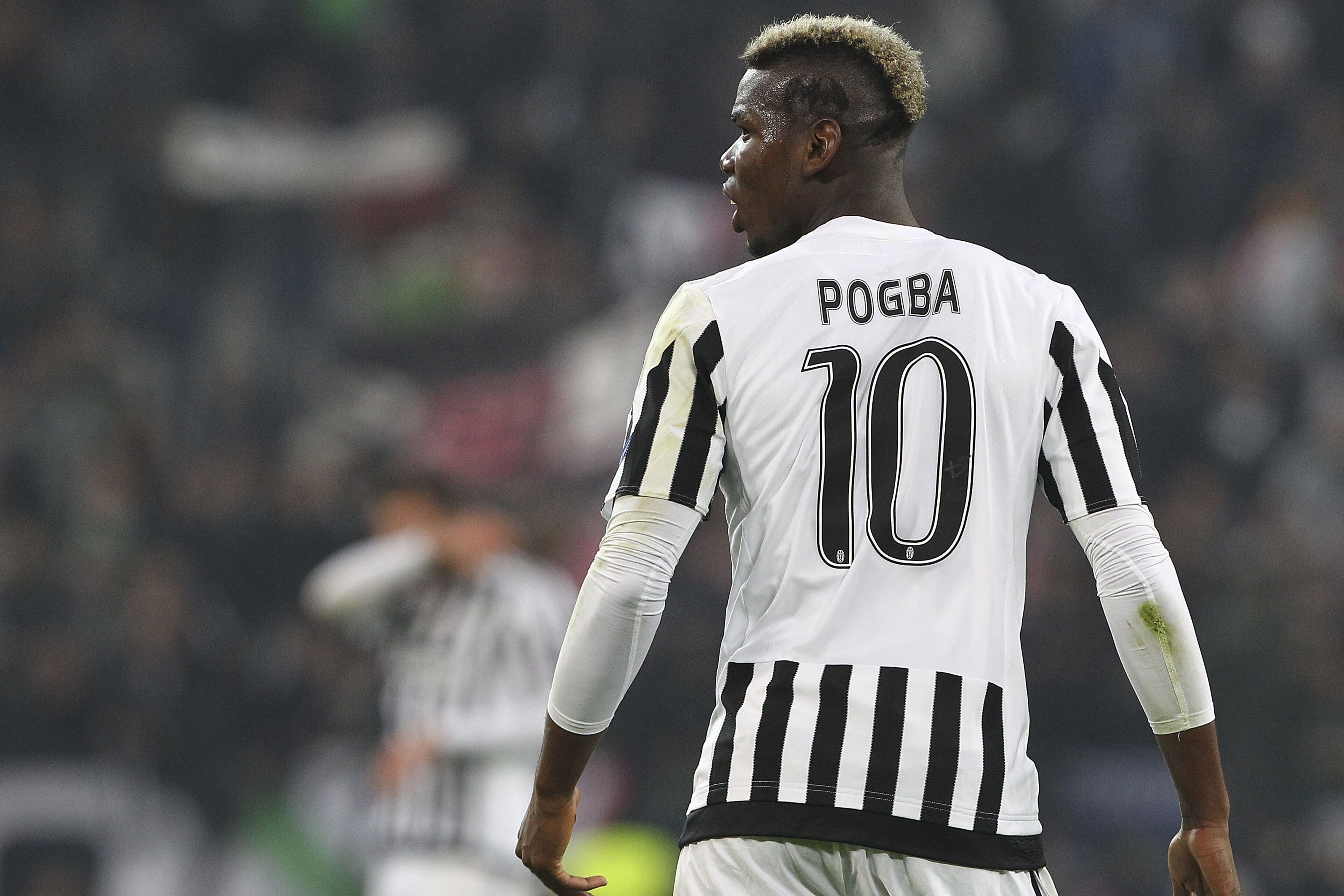 TURIN, ITALY - FEBRUARY 23:  Paul Pogba of Juventus FC looks on during the UEFA Champions League Round of 16 first leg match between Juventus and FC Bayern Muenchen at Juventus Arena on February 23, 2016 in Turin, Italy.  (Photo by Marco Luzzani/Getty Images)