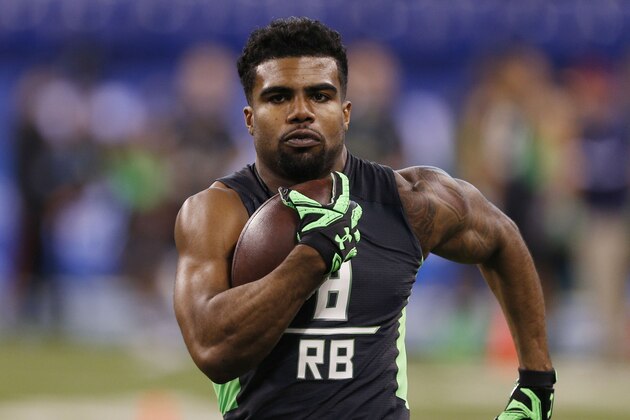 Feb 26, 2016; Indianapolis, IN, USA; Ohio State Buckeyes running back Ezekiel Elliott participates in drills during the 2016 NFL Scouting Combine at Lucas Oil Stadium. Mandatory Credit: Brian Spurlock-USA TODAY Sports