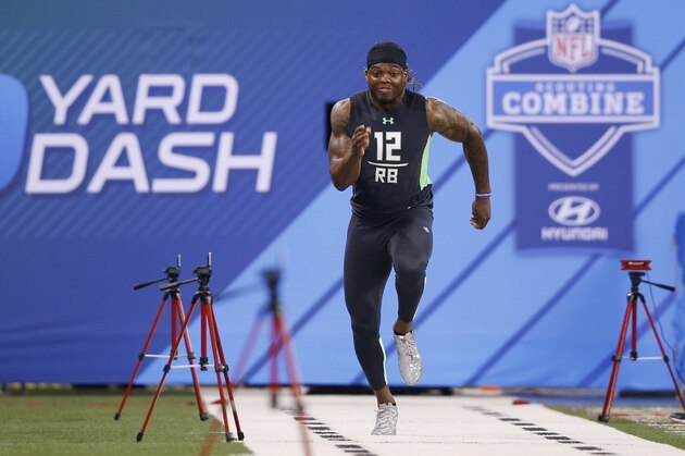 INDIANAPOLIS, IN - FEBRUARY 26: Running back Derrick Henry of Alabama runs the 40-yard dash during the 2016 NFL Scouting Combine at Lucas Oil Stadium on February 26, 2016 in Indianapolis, Indiana. (Photo by Joe Robbins/Getty Images)