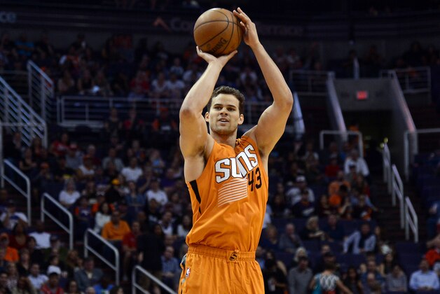 Feb 19, 2016; Phoenix, AZ, USA; Phoenix Suns Kris Humphries (43) shoots against the Houston Rockets during the first half at Talking Stick Resort Arena. Mandatory Credit: Joe Camporeale-USA TODAY Sports
