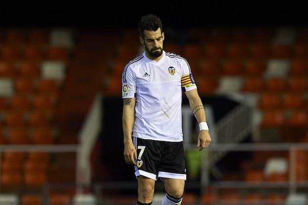 VALENCIA, SPAIN - FEBRUARY 10:  Alvaro Negredo of Valencia reacts after scoring his team's first goal during the Copa del Rey Semi Final, second leg match between Valencia CF and FC Barcelona at Estadio Mestalla on February 10, 2016 in Valencia, Spain.  (Photo by Manuel Queimadelos Alonso/Getty Images)