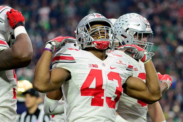 GLENDALE, AZ - JANUARY 01:  Linebacker Darron Lee #43 of the Ohio State Buckeyes celebrates during the fourth quarter of the BattleFrog Fiesta Bowl against the Notre Dame Fighting Irish at University of Phoenix Stadium on January 1, 2016 in Glendale, Arizona.  (Photo by Jennifer Stewart/Getty Images)