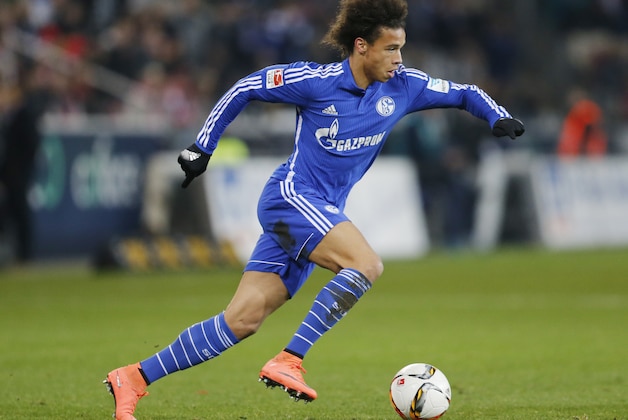 Schalke's Leroy Sane during a German Bundesliga soccer match between FSV Mainz 05 and FC Schalke 04 in Mainz, Germany, Friday, Feb. 12, 2016. (AP Photo/Michael Probst)