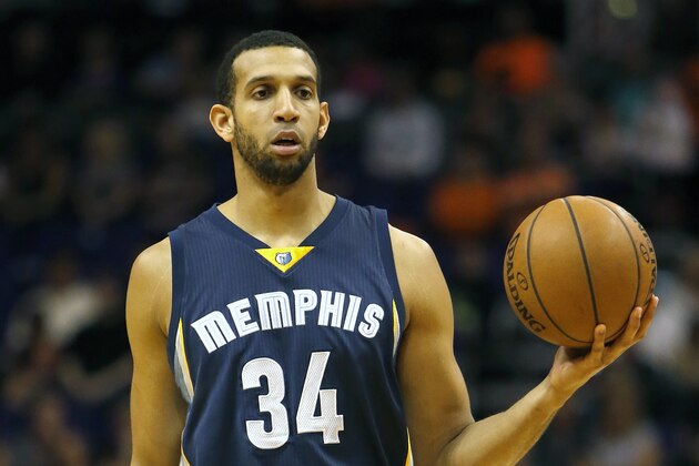 Memphis Grizzlies forward Brandan Wright (34) in the third quarter during an NBA basketball game against the Phoenix Suns, Saturday, Feb. 27, 2016, in Phoenix. The Suns defeated the Grizzlies 111-106. (AP Photo/Rick Scuteri)