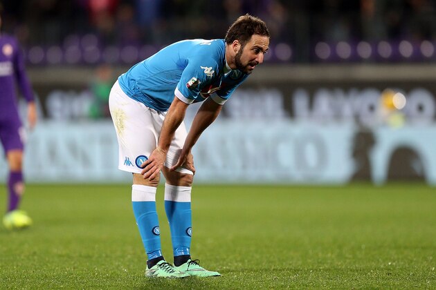 FLORENCE, ITALY - FEBRUARY 29: Gonzalo Higuain of SSC Napoli shows his dejection during the Serie A match between ACF Fiorentina and SSC Napoli at Stadio Artemio Franchi on February 29, 2016 in Florence, Italy.  (Photo by Gabriele Maltinti/Getty Images)