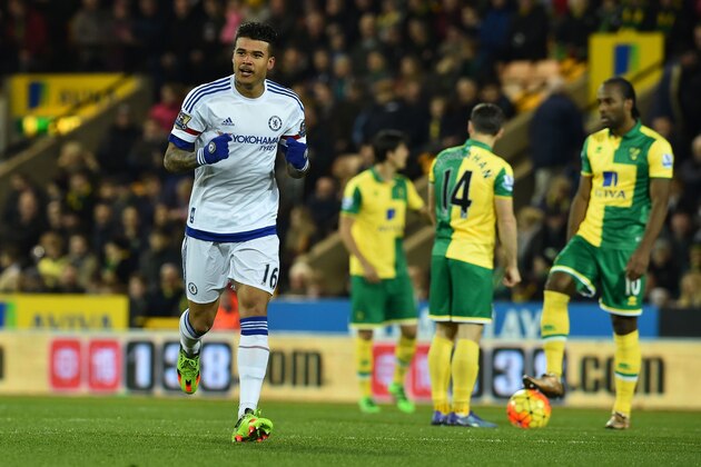 Chelsea's Brazilian striker Kenedy (L) celebrates scoring the opening goal in the first minute of the English Premier League football match between Norwich City and Chelsea at Carrow Road in Norwich, eastern England, on March 1, 2016.

 / AFP / BEN STANSALL / RESTRICTED TO EDITORIAL USE. No use with unauthorized audio, video, data, fixture lists, club/league logos or 'live' services. Online in-match use limited to 75 images, no video emulation. No use in betting, games or single club/league/player publications.  / RESTRICTED TO EDITORIAL USE. NO USE WITH UNAUTHORIZED AUDIO, VIDEO, DATA, FIXTURE LISTS, CLUB/LEAGUE LOGOS OR 'LIVE' SERVICES. ONLINE IN-MATCH USE LIMITED TO 75 IMAGES, NO VIDEO EMULATION. NO USE IN BETTING, GAMES OR SINGLE CLUB/LEAGUE/PLAYER PUBLICATIONS.        (Photo credit should read BEN STANSALL/AFP/Getty Images)