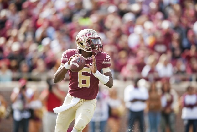 TALLAHASSEE, FL - NOVEMEBER 14: Quaterback Everett Golson #6 of the Florida State Seminoles looks to make a pass against the North Carolina State Wolfpack during the game at Doak Campbell Stadium on November 14, 2015 in Tallahassee, Florida. The Florida State Seminoles beat the North Carolina Wolfpack 34-17. (Photo by Jeff Gammons/Getty Images)