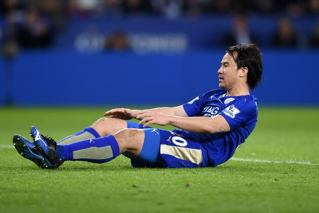 LEICESTER, ENGLAND - MARCH 01: Shinji Okazaki of Leicester City reacts after his shot hitting a bar during the Barclays Premier League match between Leicester City and West Bromwich Albion at The King Power Stadium on March 1, 2016 in Leicester, England. (Photo by Michael Regan/Getty Images) LEICESTER, ENGLAND - MARCH 01: Shinji Okazaki of Leicester City reacts after his shot hitting a bar during the Barclays Premier League match between Leicester City and West Bromwich Albion at The King Power Stadium on March 1, 2016 in Leicester, England. (Photo by Michael Regan/Getty Images)