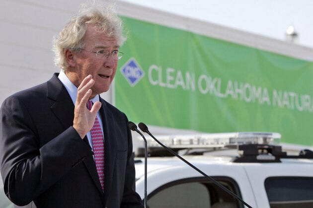Chesapeake Energy Corp. CEO Aubrey McClendon speaks during the opening of a compressed natural gas filling station in Oklahoma City, Tuesday, Sept. 8, 2009.  (AP Photo)