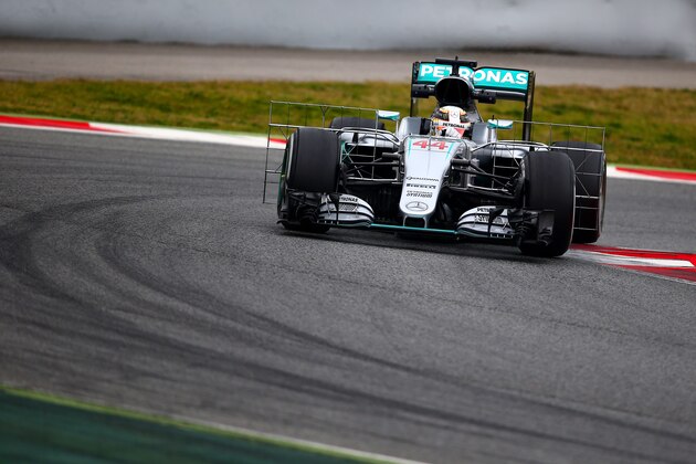 MONTMELO, SPAIN - MARCH 02:  Lewis Hamilton of Great Britain and Mercedes GP drives during day two of F1 winter testing at Circuit de Catalunya on March 2, 2016 in Montmelo, Spain.  (Photo by Dan Istitene/Getty Images)