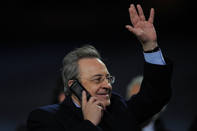 MADRID, SPAIN - JANUARY 20:  Real Madrid president Florentino Perez applauds Real fans at the end of the Copa del Rey quarter final second leg match between Atletico Madrid and Real Madrid at Vicente Calderon Stadium on January 20, 2011 in Madrid, Spain.  (Photo by Denis Doyle/Getty Images)