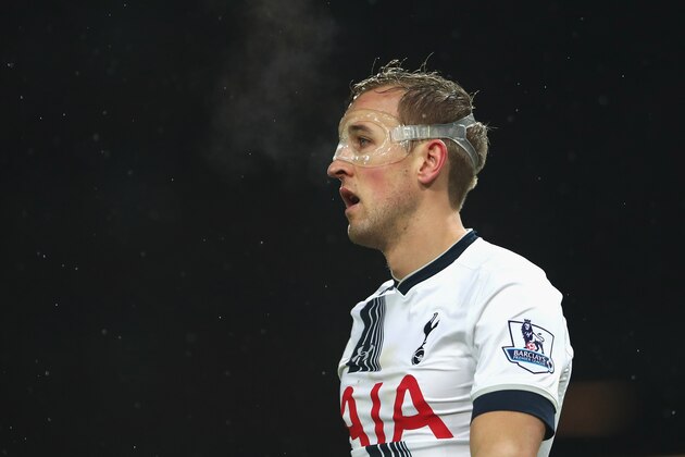 LONDON, ENGLAND - MARCH 02:  Harry Kane of Tottenham Hotspur during the Barclays Premier League match between West Ham United and Tottenham Hotspur at Boleyn Ground on March 2, 2016 in London, England.  (Photo by Julian Finney/Getty Images)