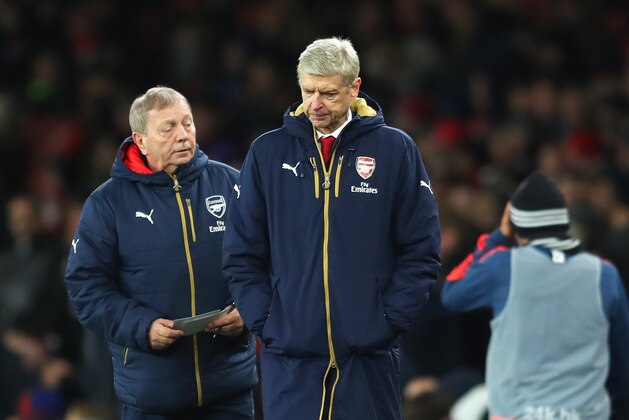 LONDON, ENGLAND - MARCH 02:  Arsene Wenger Manager of Arsenal stands dejected during the Barclays Premier League match between Arsenal and Swansea City at the Emirates Stadium on March 2, 2016 in London, England.  (Photo by Richard Heathcote/Getty Images)