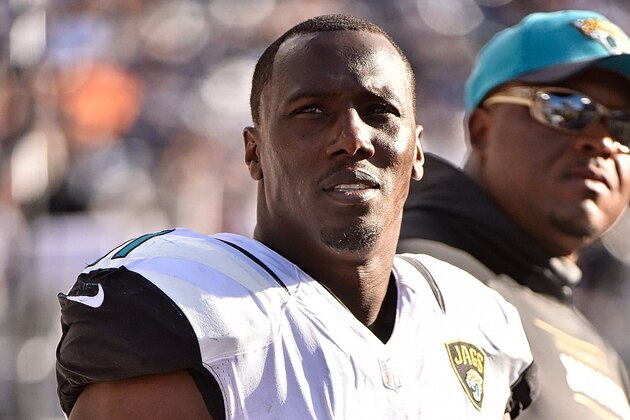 NASHVILLE, TN - DECEMBER 06:  Chris Clemons #91 of the Jacksonville Jaguars watches from the sideline during a game against the Tennessee Titans at Nissan Stadium on December 6, 2015 in Nashville, Tennessee.  (Photo by Frederick Breedon/Getty Images)