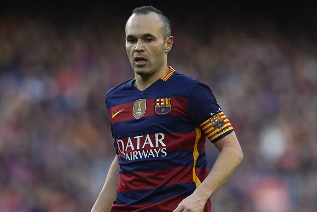 BARCELONA, SPAIN - JANUARY 30:  Andres Iniesta of Barcelona in action during the La Liga match between FC Barcelona and Atletico de Madrid at Camp Nou on January 30, 2016 in Barcelona, Spain.  (Photo by Manuel Queimadelos Alonso/Getty Images)