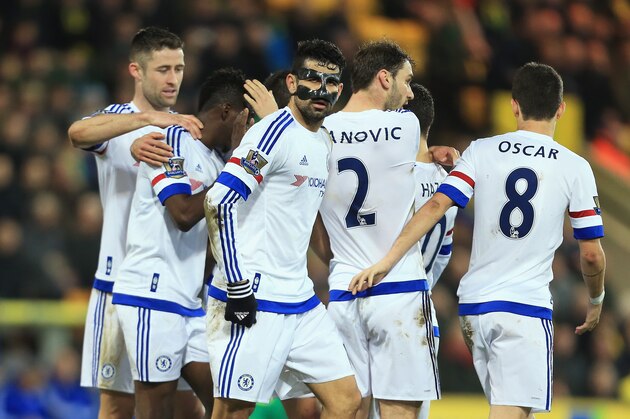 NORWICH, ENGLAND - MARCH 01:  Diego Costa (C) of Chelsea celebrates scoring his team's second goal with his team mates during the Barclays Premier League match between Norwich City and Chelsea at Carrow Road on March 1, 2016 in Norwich, England.  (Photo by Stephen Pond/Getty Images)