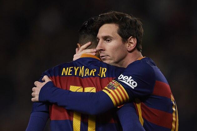 BARCELONA, SPAIN - FEBRUARY 28:  Lionel Messi of Barcelona celebrates with his teammate Neymar JR during the La Liga match between FC Barcelona and Sevilla FC at Camp Nou on February 28, 2016 in Barcelona, Spain.  (Photo by Manuel Queimadelos Alonso/Getty Images)