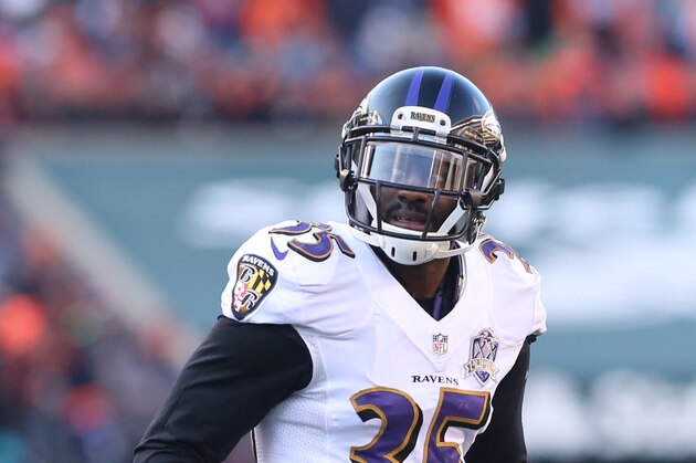 Jan 3, 2016; Cincinnati, OH, USA; Baltimore Ravens defensive back Shareece Wright (35) against the Cincinnati Bengals at Paul Brown Stadium. The bengals won 24-16. Mandatory Credit: Aaron Doster-USA TODAY Sports