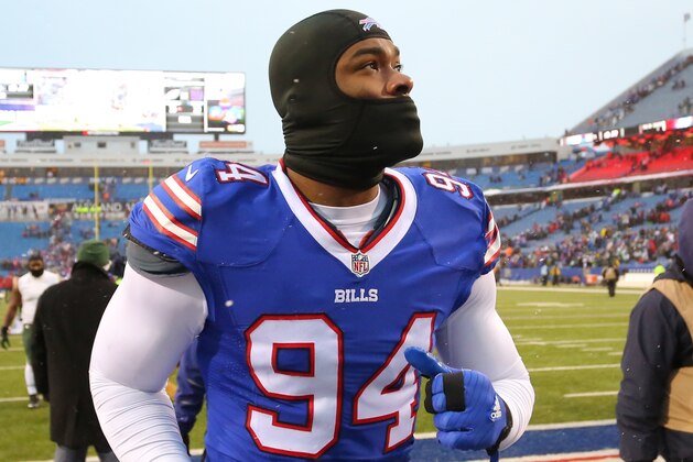 Buffalo Bills defensive end Mario Williams leaves the field after an NFL football game against the New York Jets Sunday, Jan. 3, 2016, in Orchard Park, N.Y. The Bills won 22-17. (AP Photo/Bill Wippert)