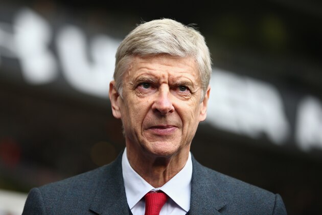 LONDON, ENGLAND - MARCH 05:  Arsene Wenger manager of Arsenal looks on prior to the Barclays Premier League match between Tottenham Hotspur and Arsenal at White Hart Lane on March 5, 2016 in London, England.  (Photo by Paul Gilham/Getty Images)