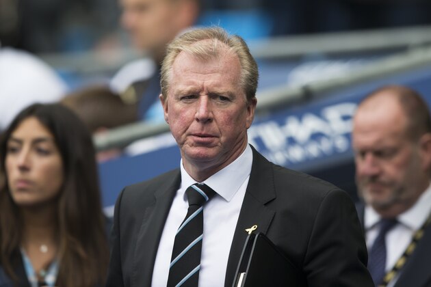 Newcastle's manager Steve McClaren takes to the touchline before the English Premier League soccer match between Manchester City and Newcastle at the Etihad Stadium, Manchester, England, Saturday Oct. 3, 2015. (AP Photo/Jon Super)