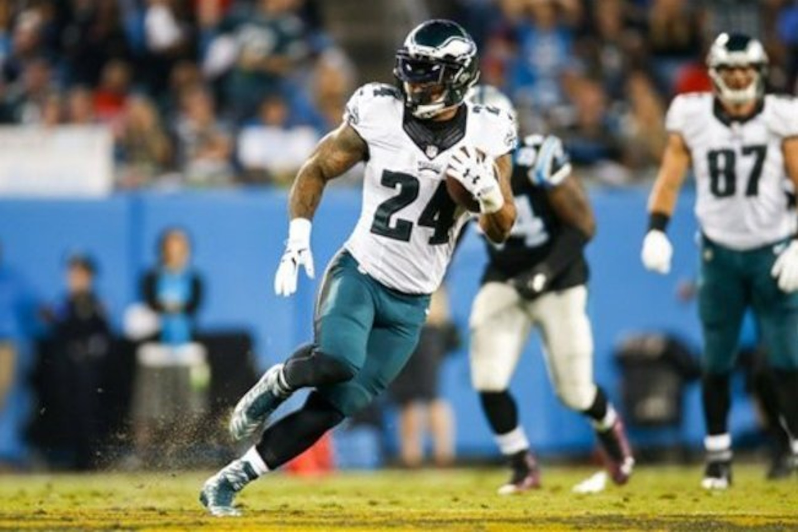 Philadelphia Eagles running back Ryan Mathews (24) runs the ball against the Carolina Panthers during an NFL game at Bank of America Stadium in Charlotte, N.C. on Sunday, Oct. 25, 2015. (Chris Keane/AP Images for Panini) Philadelphia Eagles running back Ryan Mathews (24) runs the ball against the Carolina Panthers during an NFL game at Bank of America Stadium in Charlotte, N.C. on Sunday, Oct. 25, 2015. (Chris Keane/AP Images for Panini)