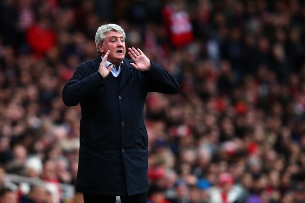 LONDON, ENGLAND - FEBRUARY 20: Steve Bruce, manager of Hull City gestures during the Emirates FA Cup fifth round match between Arsenal and Hull City at the Emirates Stadium on February 20, 2016 in London, England. (Photo by Clive Rose/Getty Images) LONDON, ENGLAND - FEBRUARY 20: Steve Bruce, manager of Hull City gestures during the Emirates FA Cup fifth round match between Arsenal and Hull City at the Emirates Stadium on February 20, 2016 in London, England. (Photo by Clive Rose/Getty Images)
