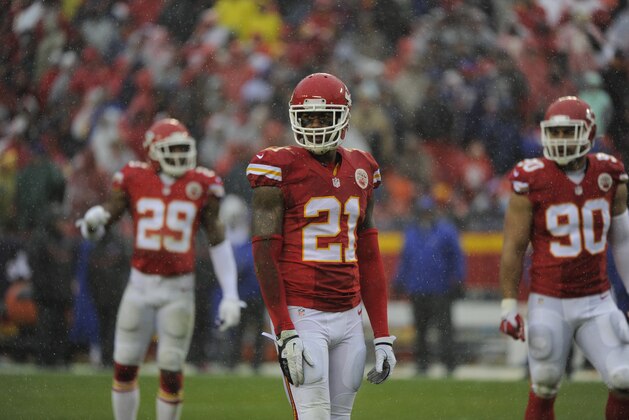 Kansas City Chiefs defensive back Sean Smith (21) surveys the field during the first half of an NFL football game against the Buffalo Bills in Kansas City, Mo., Sunday, Nov. 29, 2015. (AP Photo/Ed Zurga)