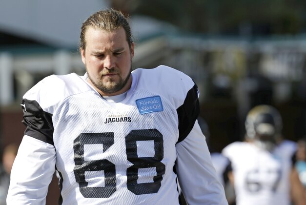 Jacksonville Jaguars guard Zane Beadles during practice at NFL football training camp, Wednesday, Aug. 5, 2015, in Jacksonville, Fla. (AP Photo/John Raoux)