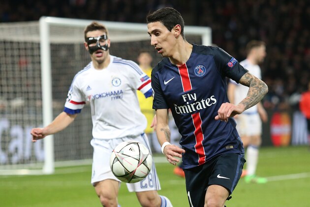 PARIS - FEBRUARY 16: Angel Di Maria of PSG and Cesar Azpilicueta of Chelsea in action during the UEFA Champions League round of 16 first leg match between Paris Saint-Germain (PSG) and Chelsea FC at Parc des Princes stadium on February 16, 2016 in Paris, France. (Photo by Jean Catuffe/Getty Images)
